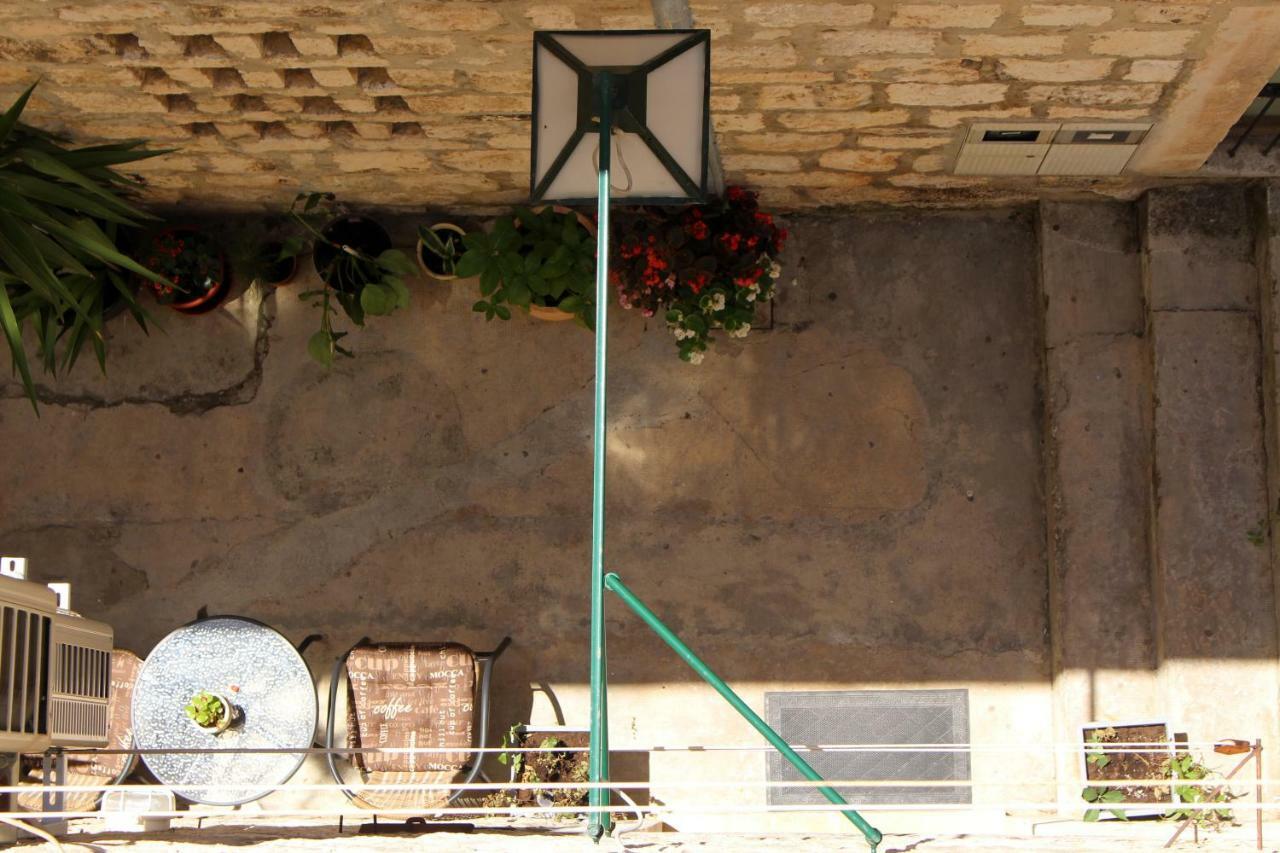 חוואר Street Garden Apartment מראה חיצוני תמונה